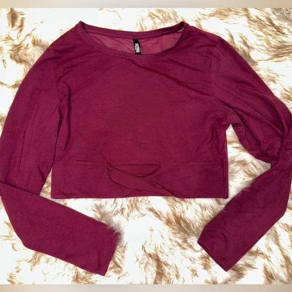 Victoria’s Secret Long Sleeve Crop Top - Picture 2 of 5